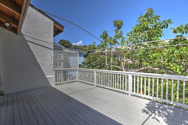 Building Photo - 3 Bedroom, 2.5 Bathroom Home with Photovol...