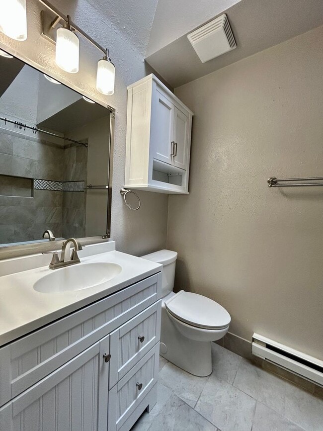 Building Photo - Beautiful & Bright 2-Bedroom + Office Corner Condo in North Boulder