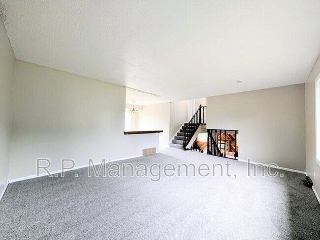 Building Photo - 7216 79th Ave N