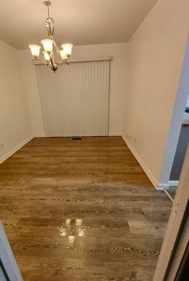 Building Photo - 6408 Blue Bird Dr