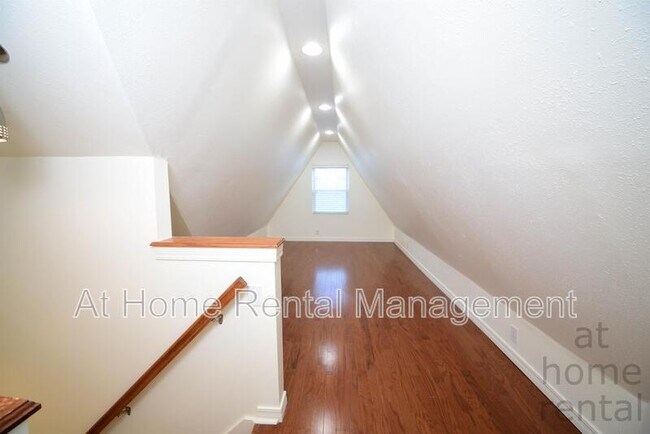 Building Photo - 1740 S Yorktown Ave