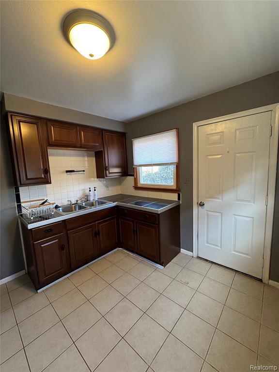 Building Photo - 1818 N Center St