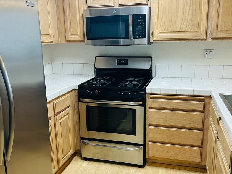 Kitchen - 6971 Ballena Way
