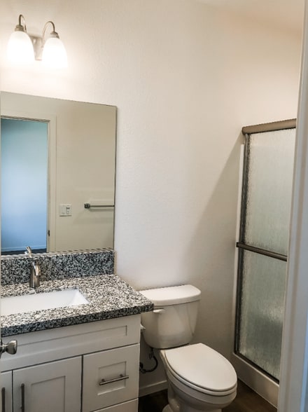 Building Photo - 6020 Peck Ln