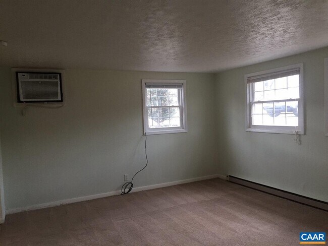 Building Photo - 1705 Cedar Hill Rd