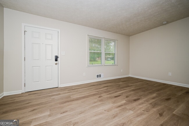 Building Photo - 40 Derby Country Dr