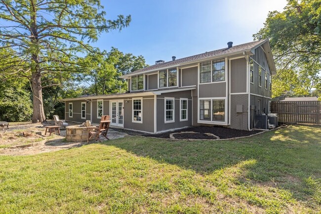Building Photo - 2516 Halbert St