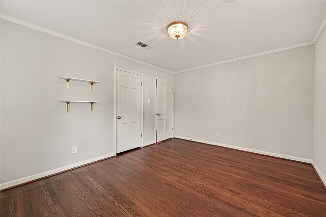 Building Photo - 5215 Stillbrooke Dr