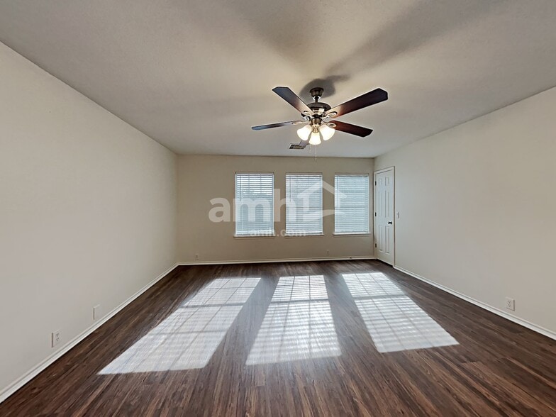 Building Photo - 2822 Woodspring Forest Dr