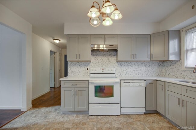 Building Photo - 54 5th Ave