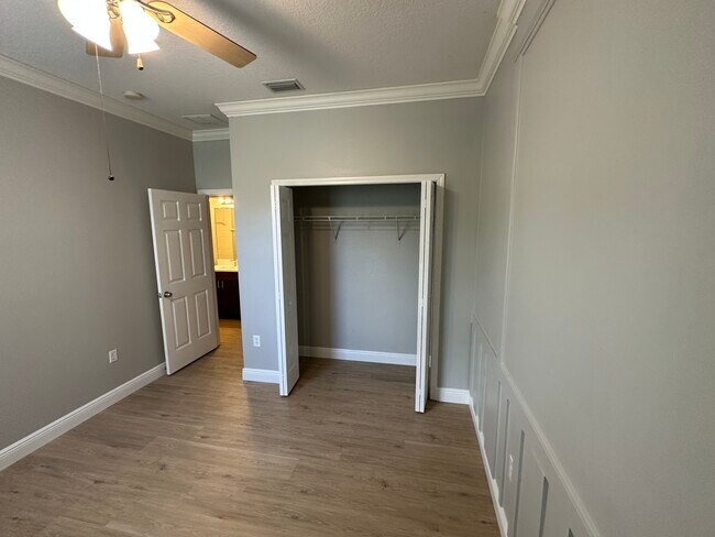 Building Photo - 20205 Merry Oak Ave