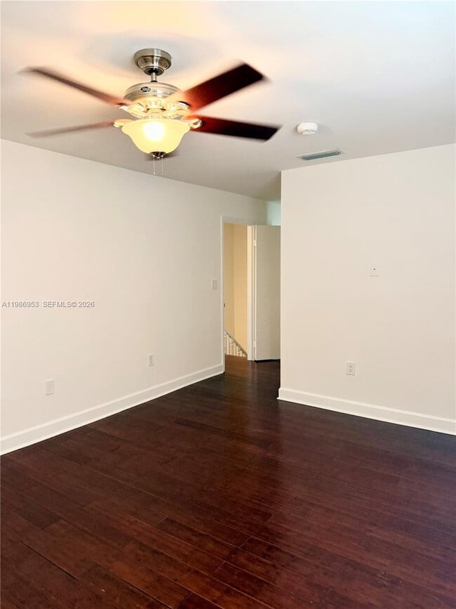Building Photo - 5570 SW 70th Pl S