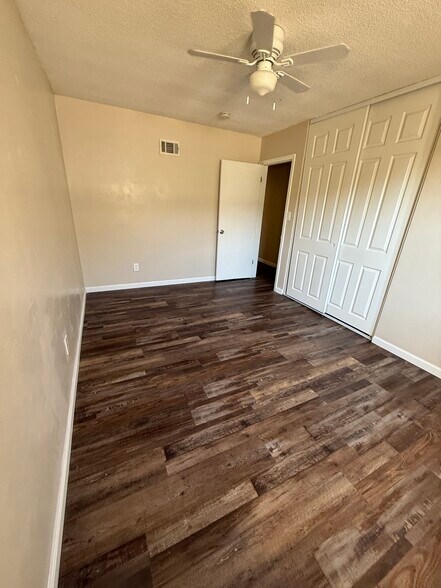 Building Photo - 6585 Delbarton St