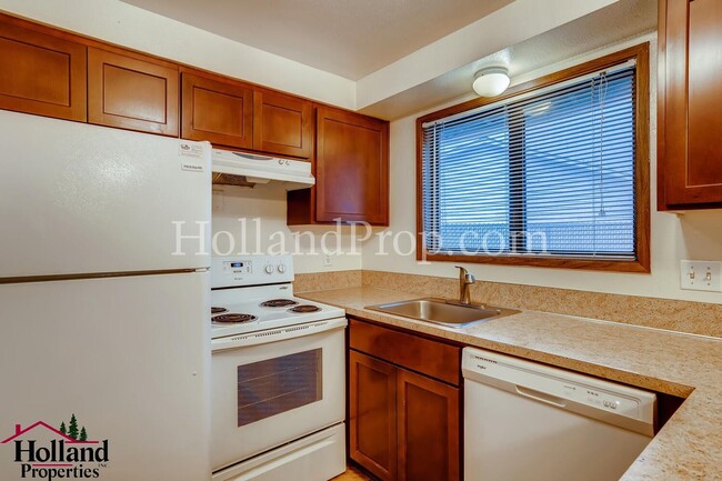 Building Photo - 1722 NE 230th Ct