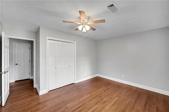 Building Photo - 5223 Davantry Dr