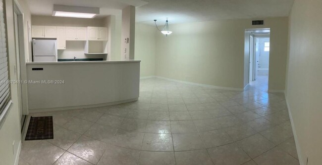 Building Photo - 1 bedroom in Hallandale FL 33009