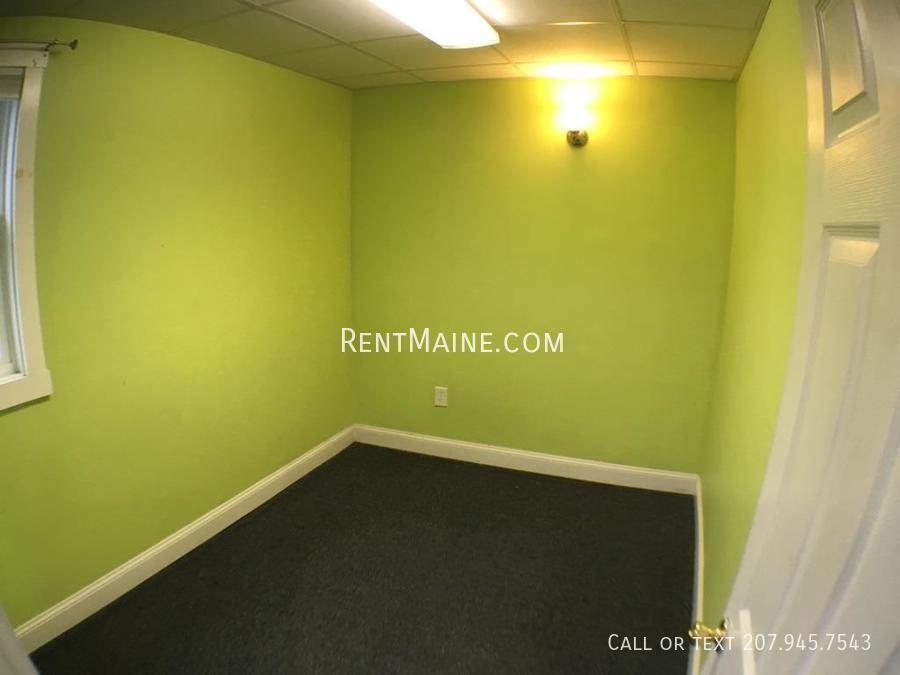 Building Photo - 18 Linden St