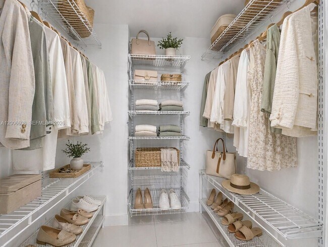 Building Photo - 210 Seaview Dr