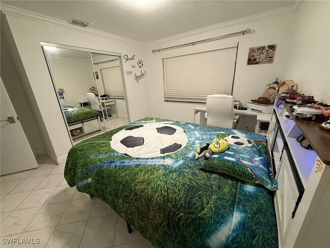 Building Photo - 4220 Looking Glass Ln