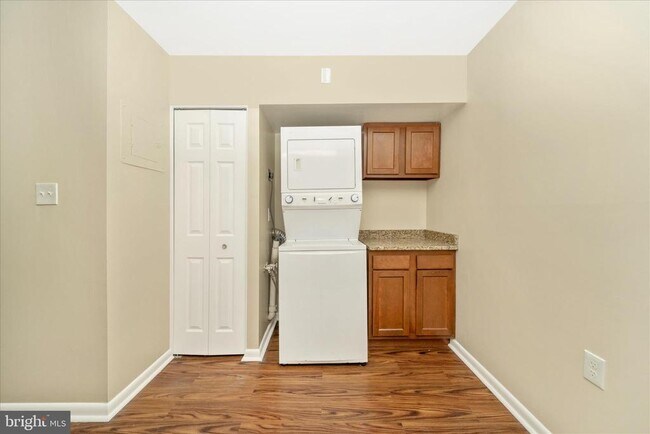 Building Photo - 6711 Park Heights Ave