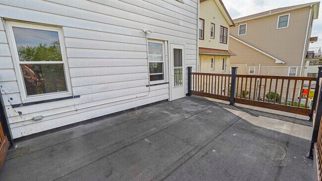 Building Photo - 1120 73rd St