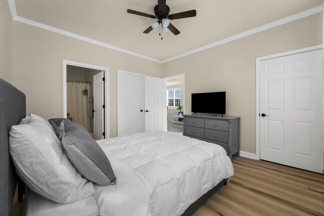 Building Photo - 5751 Oyster Catcher Dr