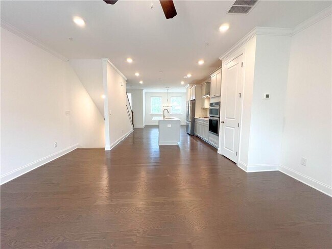 Building Photo - 6605 Beacon Dr