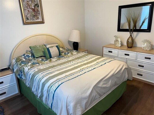 Building Photo - 4000 Crystal Lake Dr