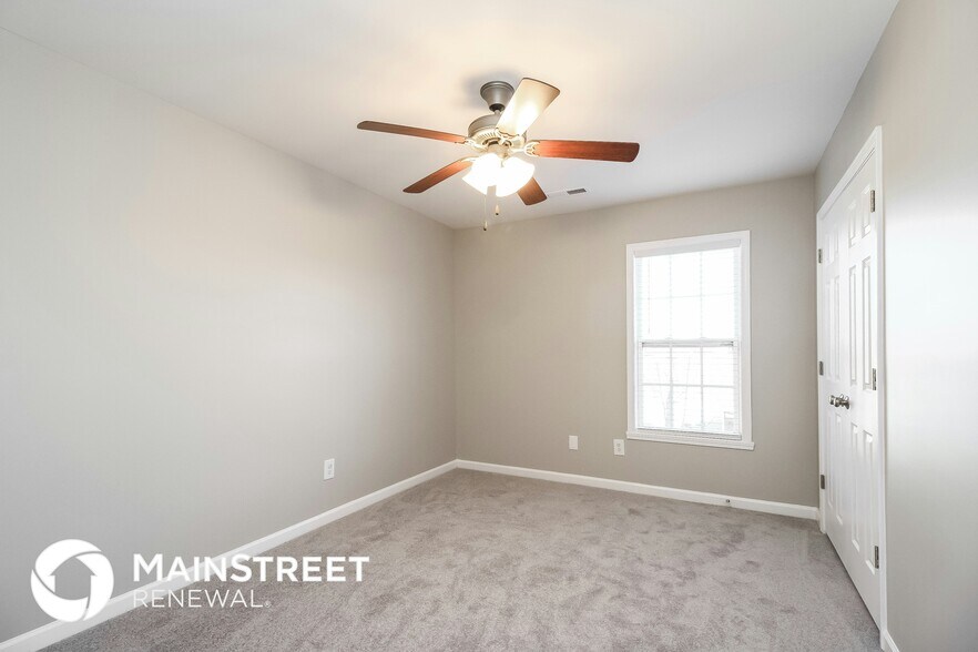 Building Photo - 5817 Sunny Ridge Tr