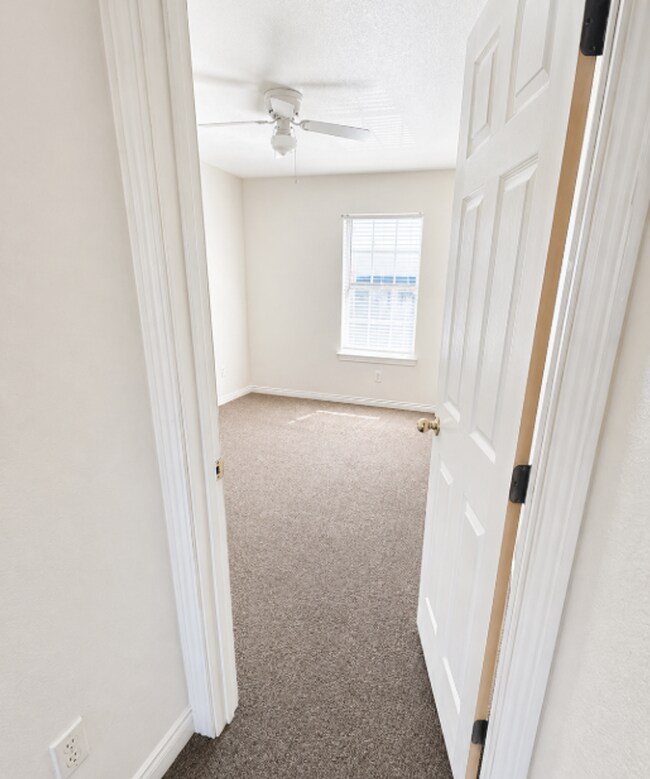 Building Photo - 3601 Malibu Ln