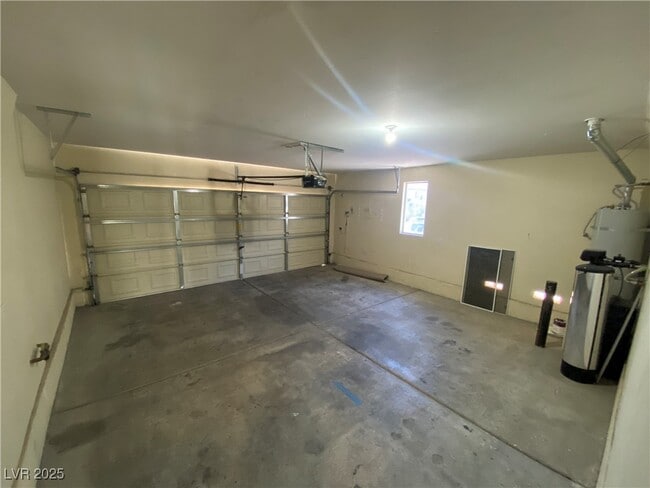 Building Photo - 3945 Bayamon St