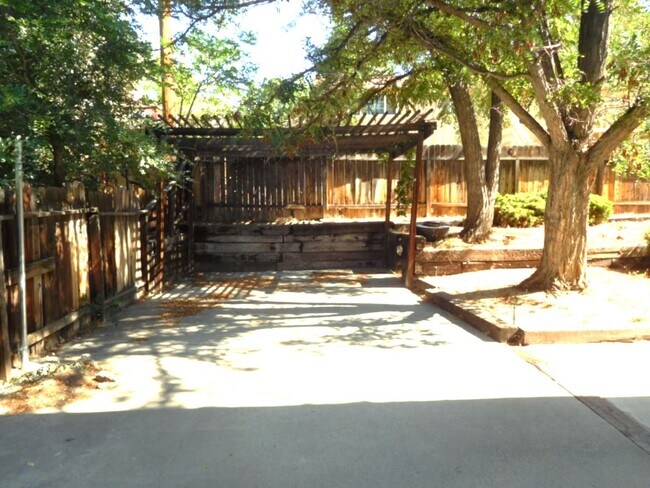 Building Photo - 1325 Williams Cir