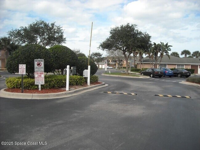 Building Photo - 1780 Rocky Wood Cir