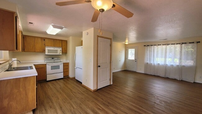 Building Photo - 237 Lancaster Ave