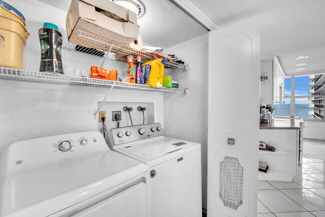 Building Photo - 4280 Galt Ocean Dr