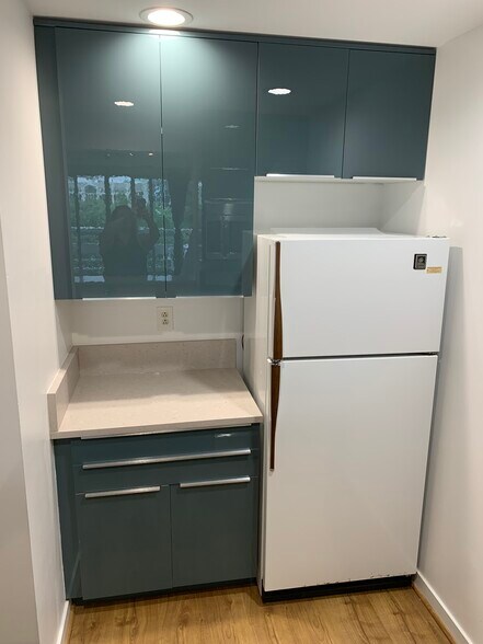 Building Photo - 4 Canal Park