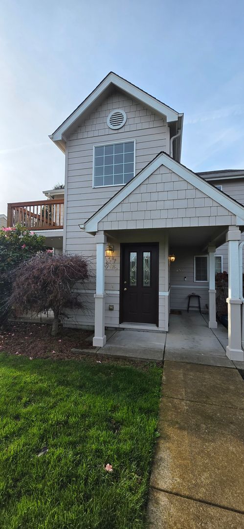 Building Photo - Beautiful Condo in Gilham