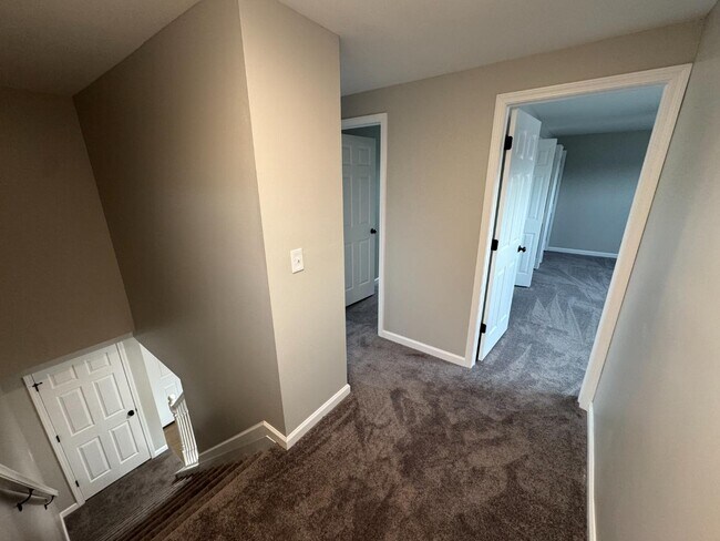 Building Photo - 8106 Warner Rd