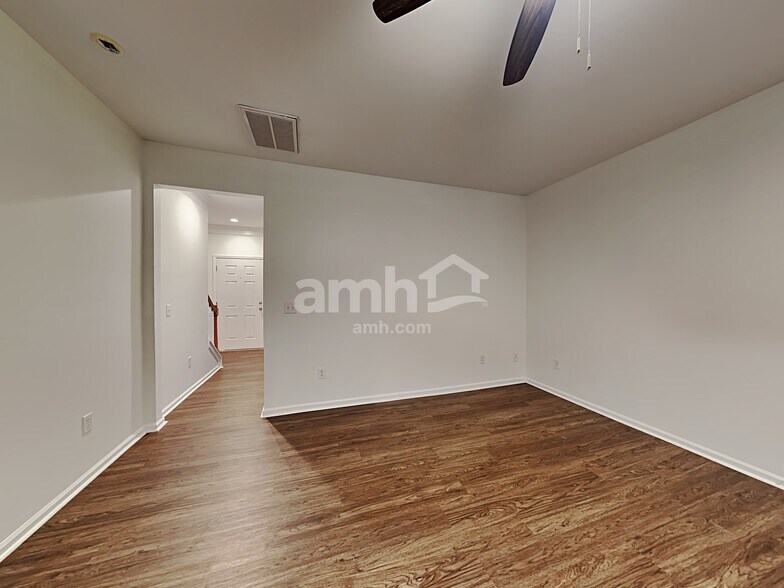 Building Photo - 302 Grimes Dr