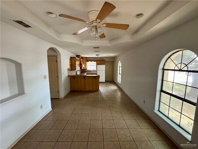 Building Photo - 17 Aruba Dr