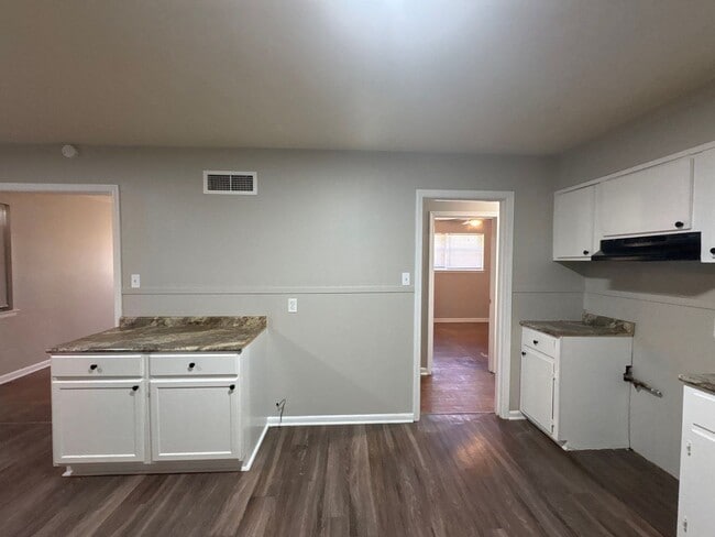 Building Photo - Newly Renovated Home In Frayser - Open To Section 8