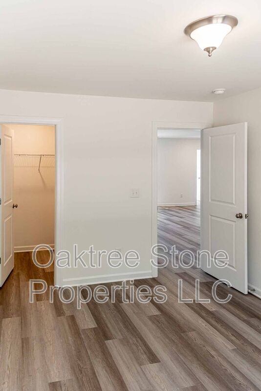 Building Photo - 3378 Skyland Dr