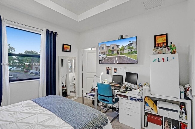 Building Photo - 360 NE 208th Terrace