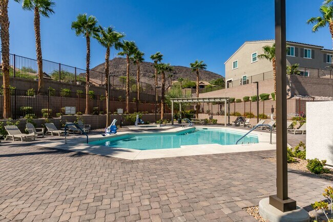 Building Photo - GORGEOUS TOWNHOME*UPGRADED*ALL APPLIANCES*...