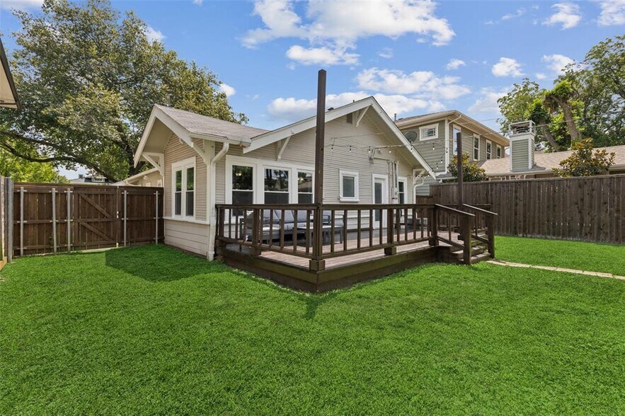 Building Photo - 5839 Goliad Ave