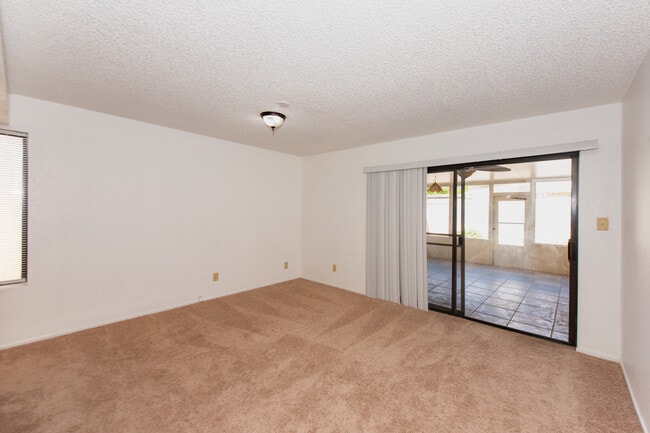 Building Photo - 514 W 37th St