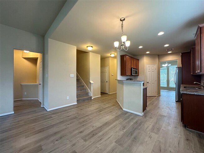 Building Photo - 15610 Whisper Woods Dr
