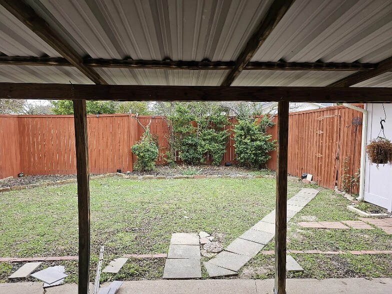 Building Photo - 1733 Crystal Way