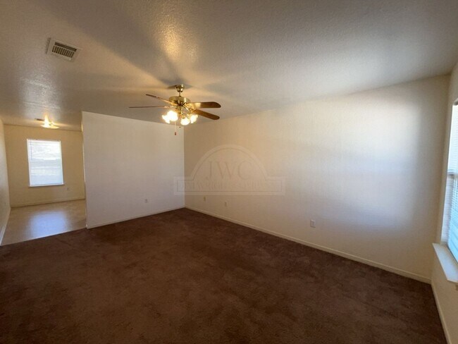 Building Photo - 1006 Circle M Dr
