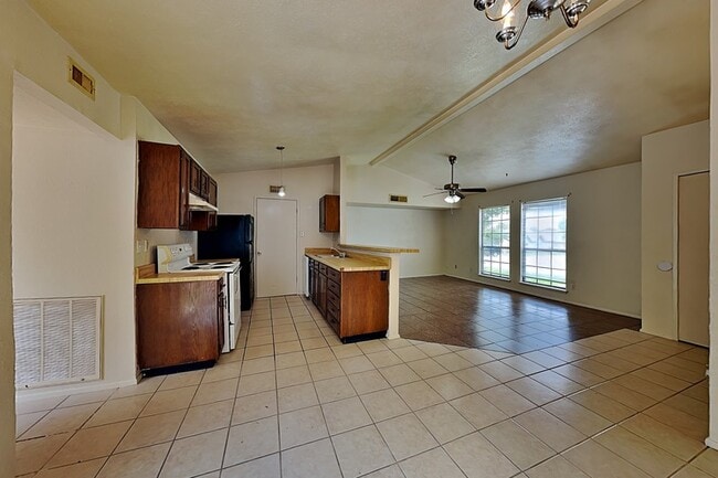 Building Photo - 7313 Pineberry Rd